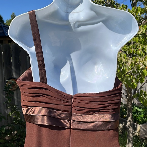 NWOT Bella by VENUS Maxi Gown- brown  chiffon one shoulder Sz 12- Gorgeous - Picture 6 of 11